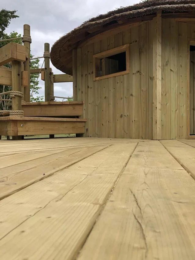 stunningoutdoordeckfortreehouse stunning outdoor deck for treehouse